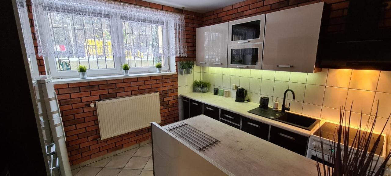 Quiet Basement Apartment Poznan Exterior foto