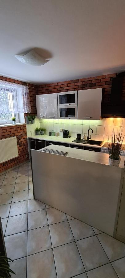 Quiet Basement Apartment Poznan Exterior foto